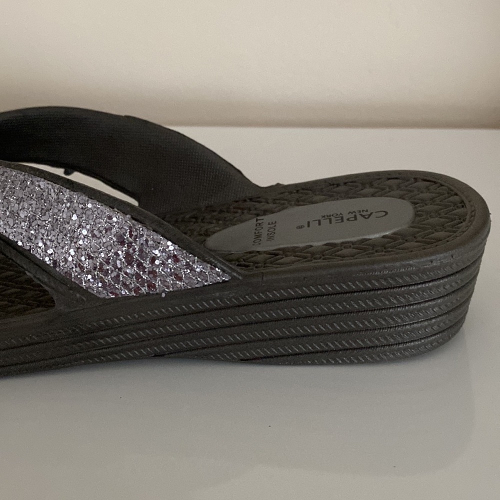 Capelli thong sandals. NWOtags - Picture 11 of 11